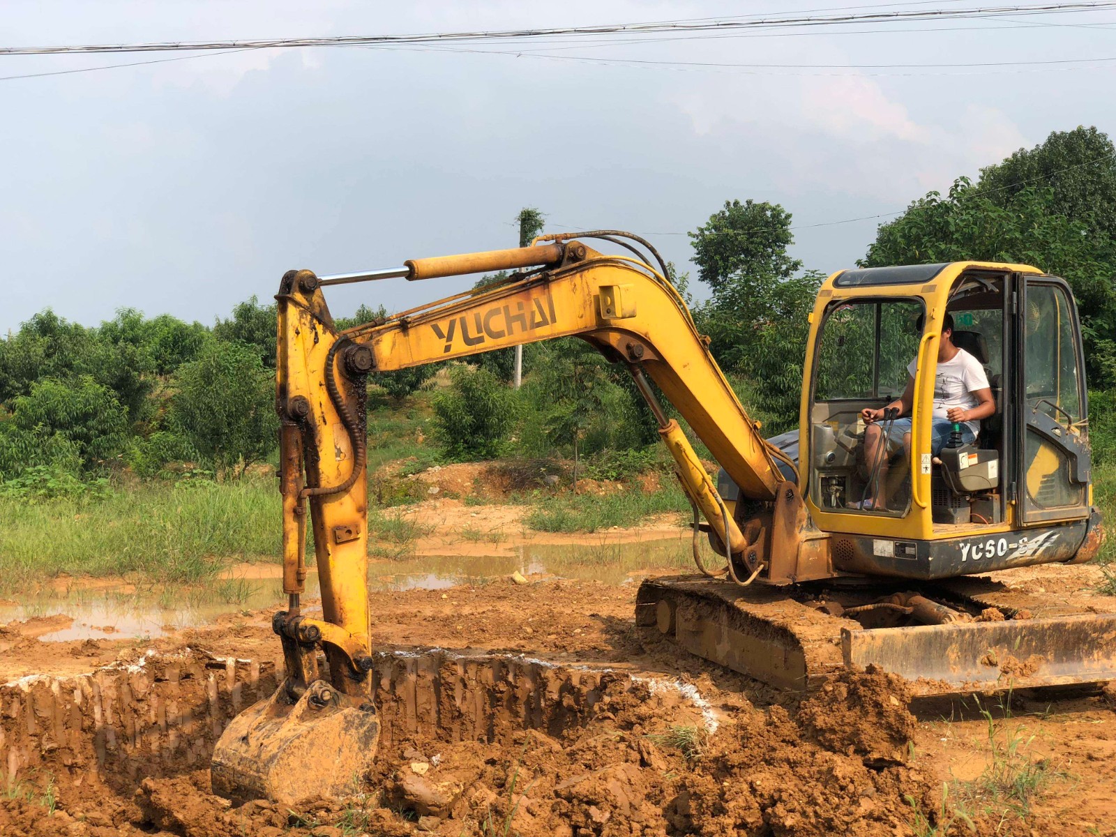西平县挖掘机培训机构电话