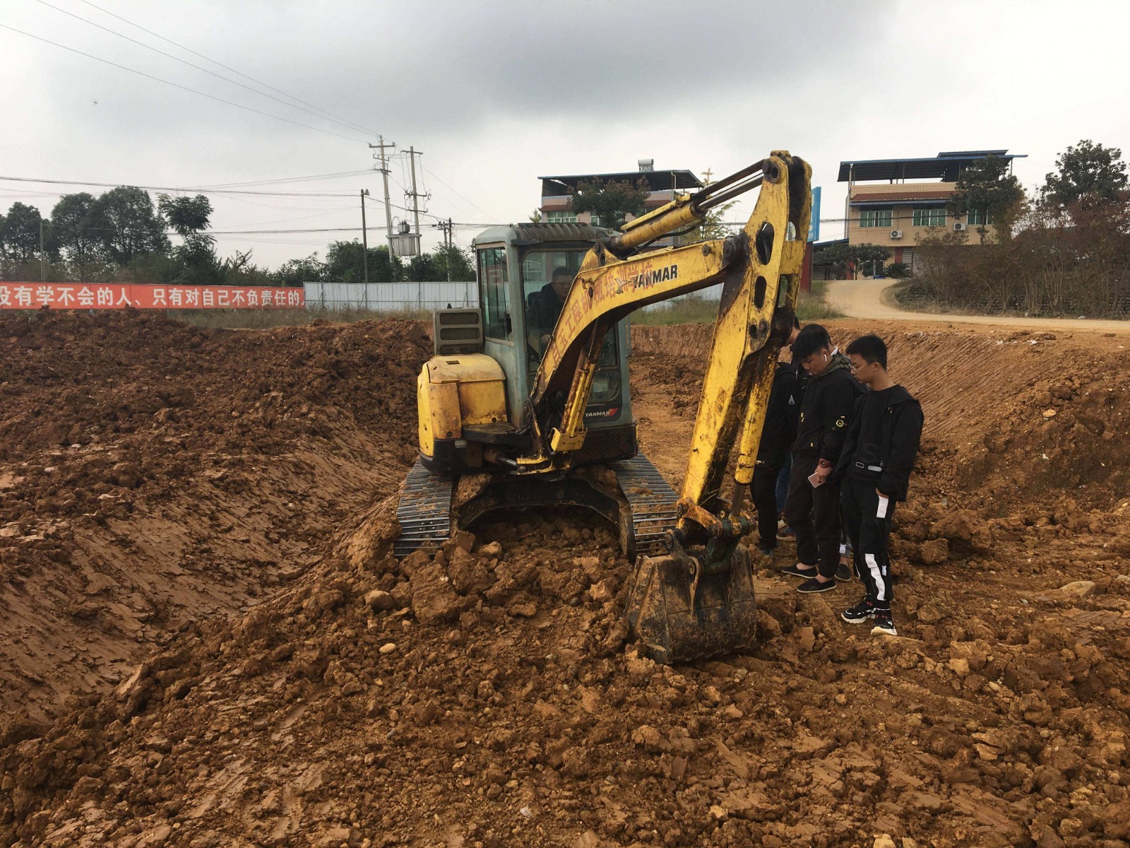 西平县挖掘机培训教学