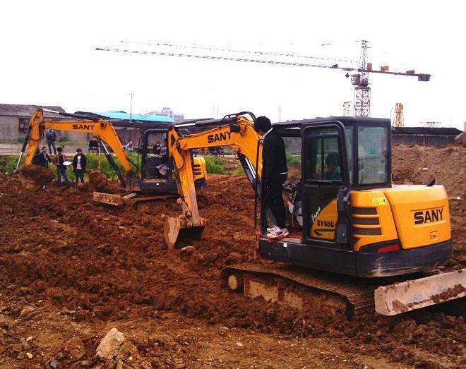 西平县挖掘机培训学校